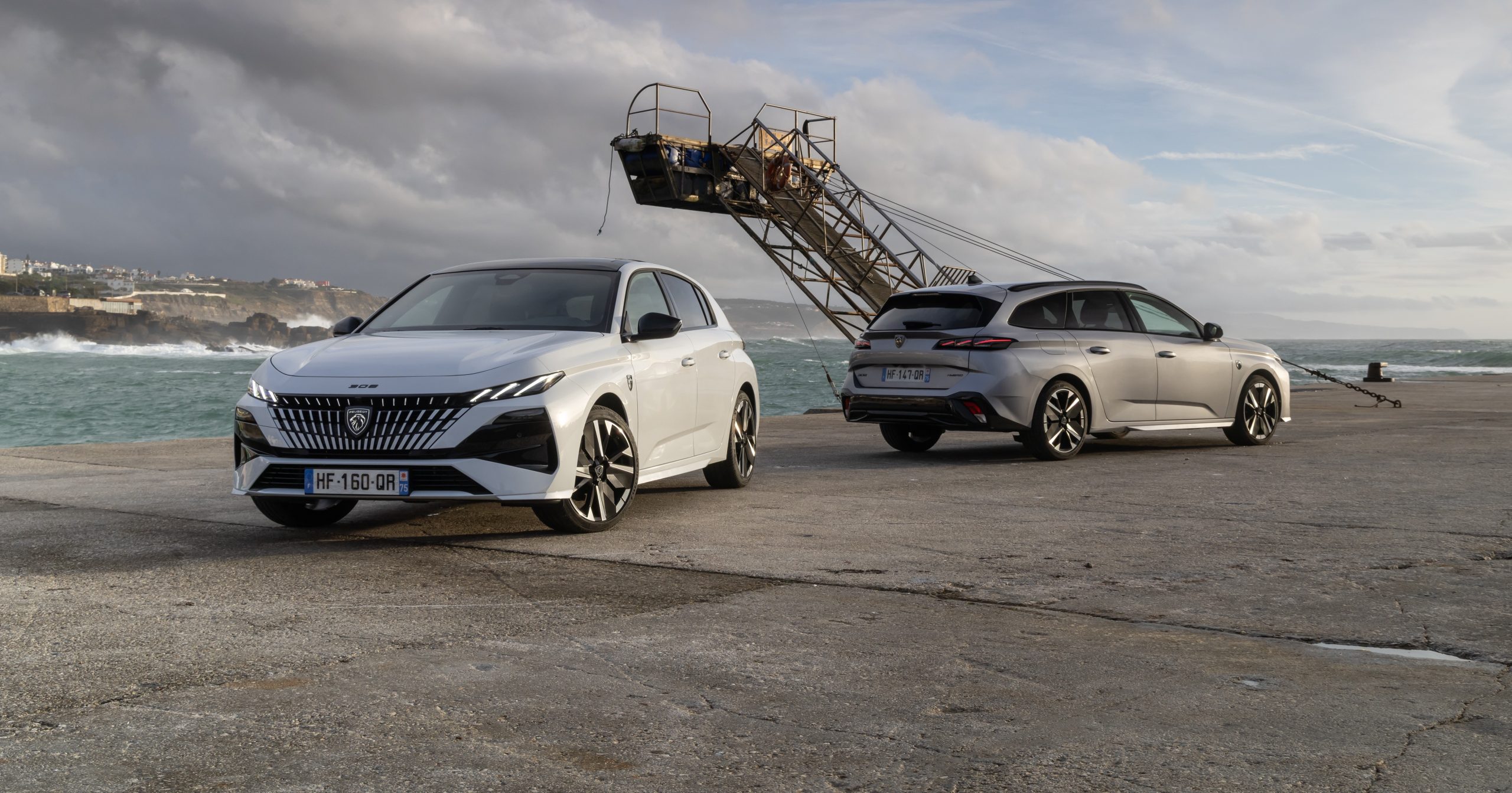 PEUGEOT308SWGTHYBRIDArtenseSilber